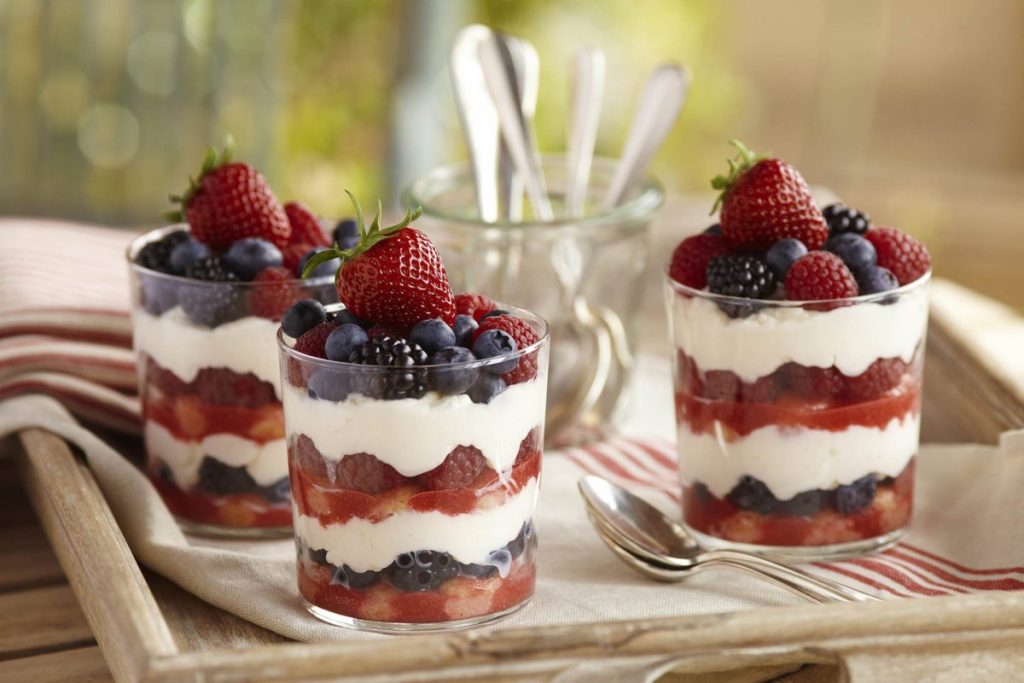 Prepare dishes and desserts in individual portions